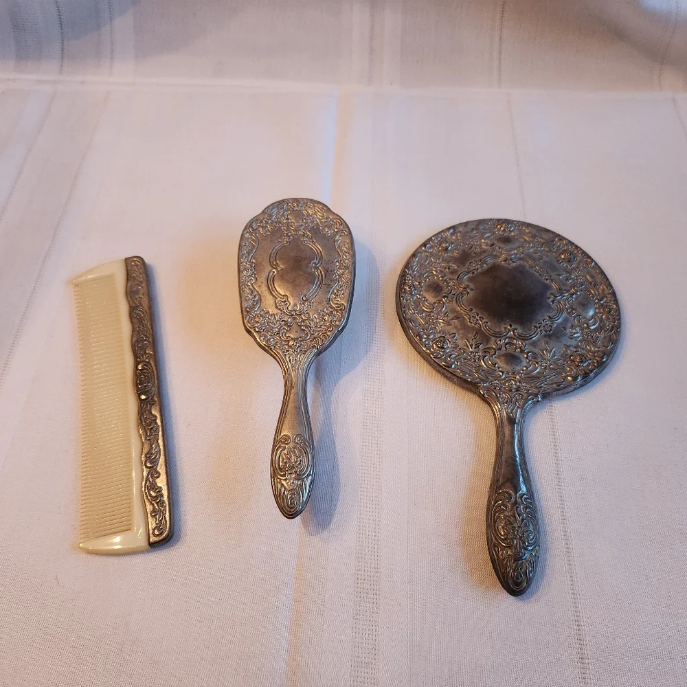Vintage 3-Piece Vanity Set – Brush, Comb & Hand Mirror – Mirror Cracked – As Is